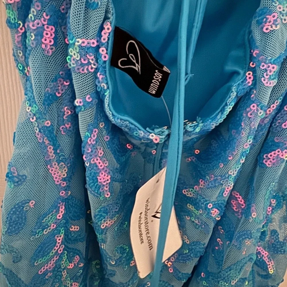 ✨🩵Windsor Sky Blue Sequin Mini Dress 🩵✨ - Picture 7 of 11
